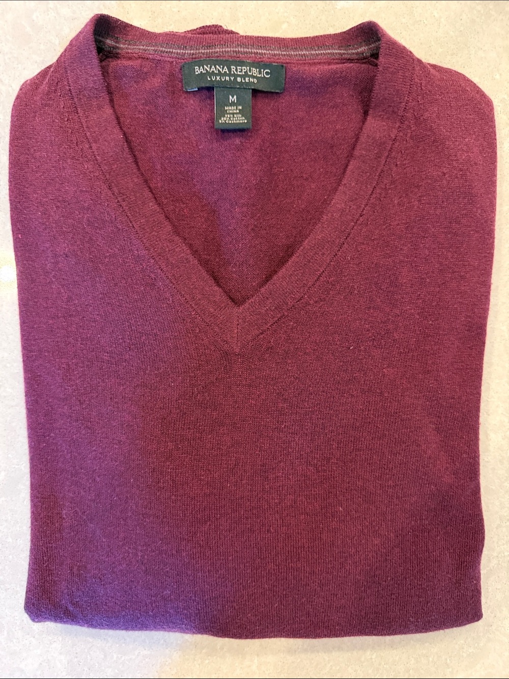 Banana Republic Men's V-Neck Sweater - Wine